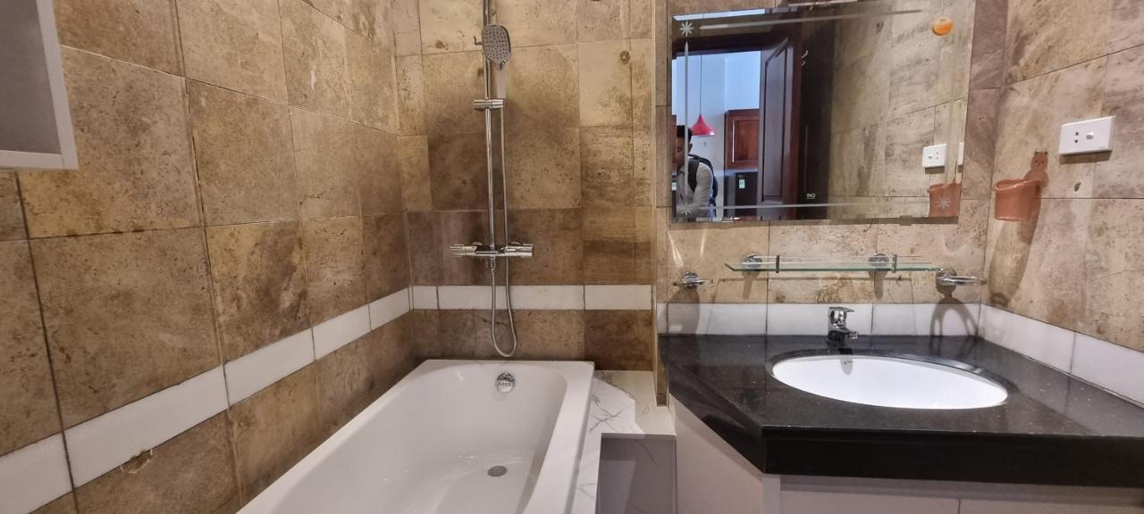 Ruby Serviced Lieu Giai Appartement *
